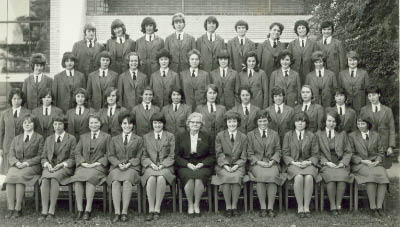 MacRob 1964 year 10 (front row on the left)